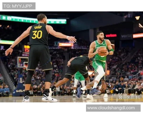 凯尔特人主场迎战勇士双方争夺季后赛关键胜利
